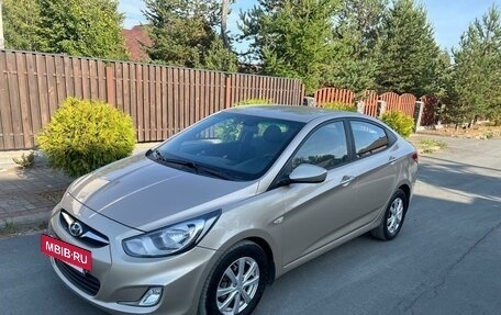 Hyundai Solaris II рестайлинг, 2011 год, 849 000 рублей, 3 фотография