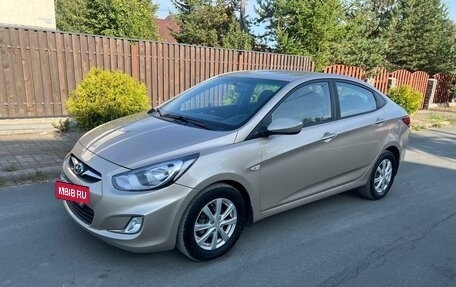 Hyundai Solaris II рестайлинг, 2011 год, 849 000 рублей, 4 фотография