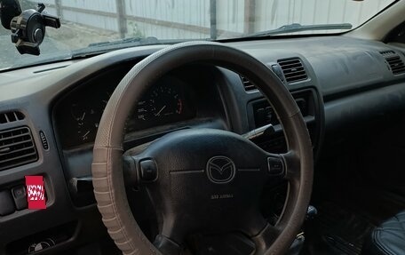 Mazda 323, 1998 год, 250 000 рублей, 7 фотография