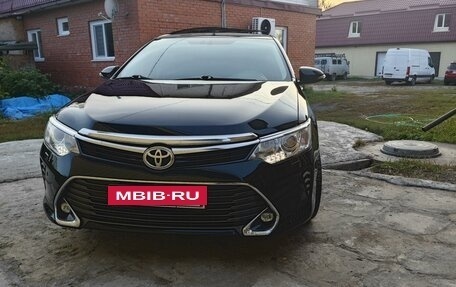 Toyota Camry, 2017 год, 2 550 000 рублей, 7 фотография