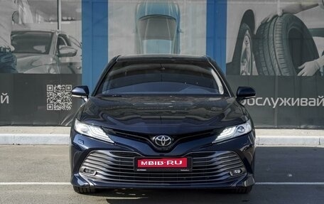 Toyota Camry, 2018 год, 3 299 000 рублей, 3 фотография