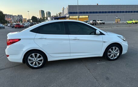 Hyundai Solaris II рестайлинг, 2013 год, 1 100 000 рублей, 5 фотография