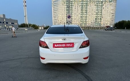 Hyundai Solaris II рестайлинг, 2013 год, 1 100 000 рублей, 3 фотография