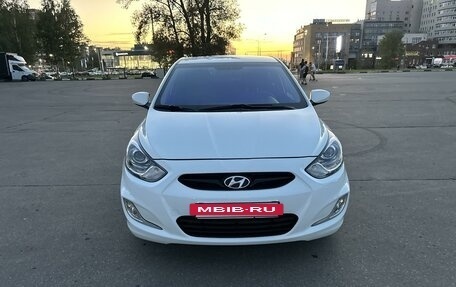 Hyundai Solaris II рестайлинг, 2013 год, 1 100 000 рублей, 7 фотография