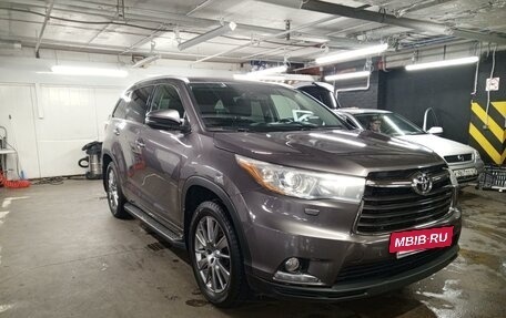 Toyota Highlander III, 2015 год, 3 330 000 рублей, 3 фотография