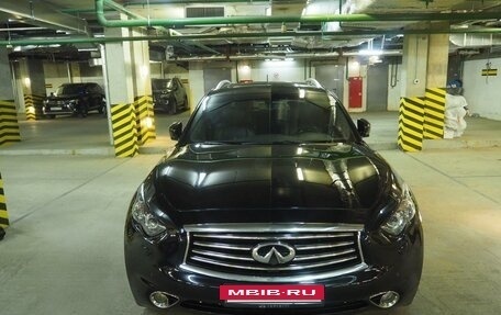 Infiniti FX II, 2013 год, 2 100 000 рублей, 3 фотография