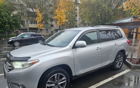 Toyota Highlander III, 2012 год, 2 500 000 рублей, 6 фотография