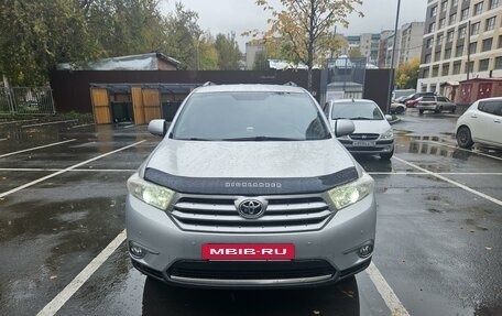 Toyota Highlander III, 2012 год, 2 500 000 рублей, 2 фотография