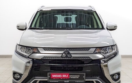 Mitsubishi Outlander III рестайлинг 3, 2020 год, 2 680 000 рублей, 2 фотография