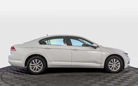 Volkswagen Passat B8 рестайлинг, 2019 год, 2 890 000 рублей, 4 фотография