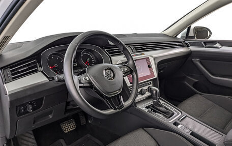 Volkswagen Passat B8 рестайлинг, 2019 год, 2 890 000 рублей, 15 фотография