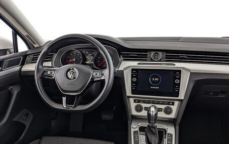 Volkswagen Passat B8 рестайлинг, 2019 год, 2 890 000 рублей, 27 фотография