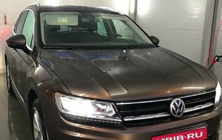 Volkswagen Tiguan II, 2017 год, 2 390 000 рублей, 2 фотография