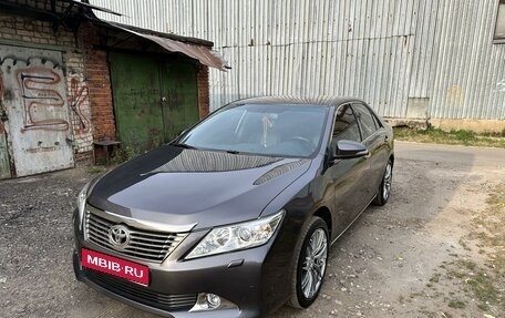 Toyota Camry, 2013 год, 2 200 000 рублей, 1 фотография