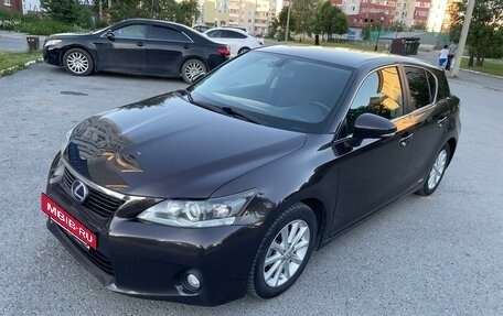 Lexus CT I рестайлинг, 2011 год, 1 650 000 рублей, 2 фотография