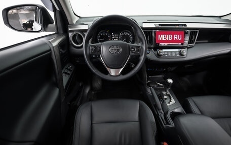 Toyota RAV4, 2018 год, 3 129 000 рублей, 33 фотография