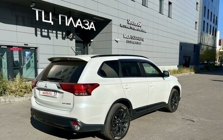 Mitsubishi Outlander III рестайлинг 3, 2015 год, 1 900 000 рублей, 4 фотография