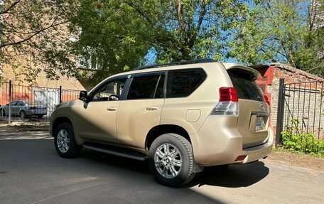 Toyota Land Cruiser Prado 150 рестайлинг 2, 2010 год, 2 600 000 рублей, 2 фотография