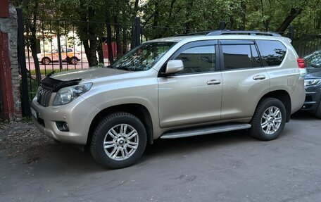 Toyota Land Cruiser Prado 150 рестайлинг 2, 2010 год, 2 600 000 рублей, 8 фотография