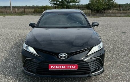 Toyota Camry, 2021 год, 2 670 000 рублей, 1 фотография