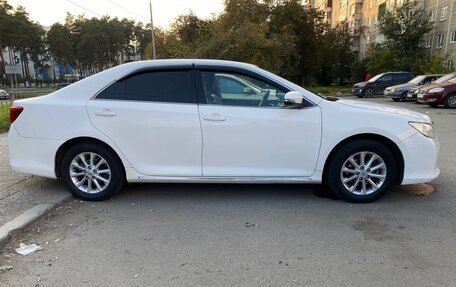 Toyota Camry, 2014 год, 1 950 000 рублей, 4 фотография