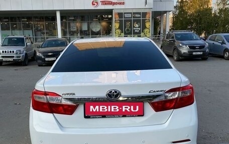 Toyota Camry, 2014 год, 1 950 000 рублей, 5 фотография