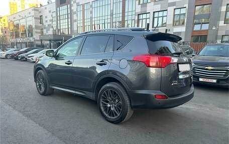 Toyota RAV4, 2015 год, 2 400 000 рублей, 5 фотография