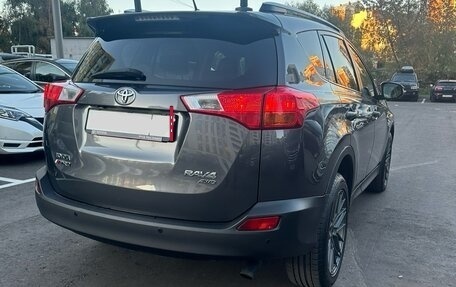 Toyota RAV4, 2015 год, 2 400 000 рублей, 8 фотография