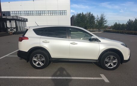 Toyota RAV4, 2015 год, 9 фотография