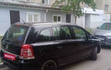 Opel Zafira B, 2013 год, 700 000 рублей, 2 фотография