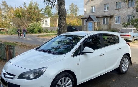 Opel Astra J, 2013 год, 1 100 000 рублей, 1 фотография