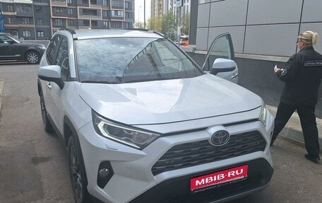 Toyota RAV4, 2020 год, 3 299 000 рублей, 1 фотография