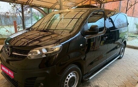 Opel Vivaro, 2021 год, 3 300 000 рублей, 1 фотография