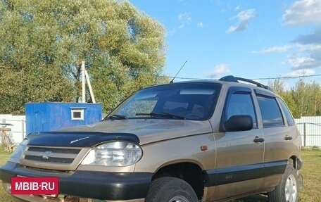 Chevrolet Niva I рестайлинг, 2004 год, 400 000 рублей, 2 фотография