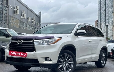 Toyota Highlander III, 2014 год, 2 799 000 рублей, 2 фотография