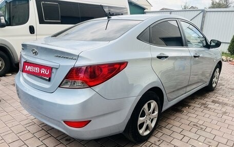 Hyundai Solaris II рестайлинг, 2012 год, 1 000 000 рублей, 3 фотография