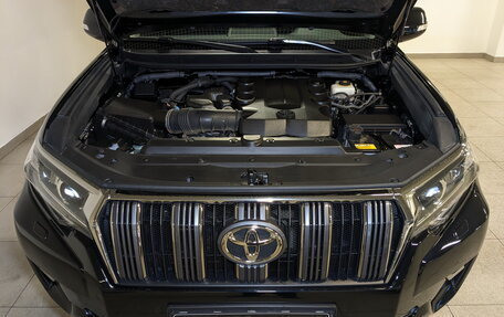 Toyota Land Cruiser Prado 150 рестайлинг 2, 2020 год, 6 590 000 рублей, 9 фотография