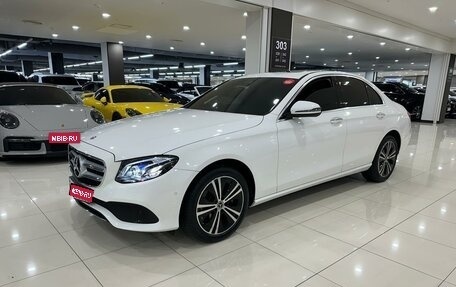 Mercedes-Benz E-Класс, 2019 год, 3 900 000 рублей, 1 фотография