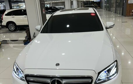 Mercedes-Benz E-Класс, 2019 год, 3 900 000 рублей, 2 фотография