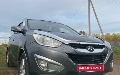 Hyundai Tucson III, 2010 год, 1 221 000 рублей, 2 фотография