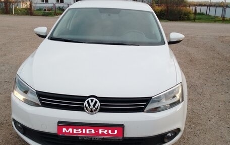 Volkswagen Jetta VI, 2014 год, 1 269 000 рублей, 2 фотография