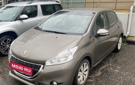 Peugeot 208 II, 2013 год, 750 000 рублей, 2 фотография