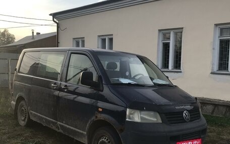 Volkswagen Transporter T5 рестайлинг, 2004 год, 580 000 рублей, 2 фотография