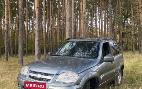 Chevrolet Niva I рестайлинг, 2012 год, 405 000 рублей, 3 фотография