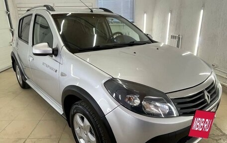 Renault Sandero I, 2014 год, 857 000 рублей, 2 фотография