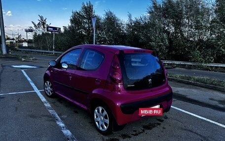 Peugeot 107 I рестайлинг, 2010 год, 670 000 рублей, 4 фотография