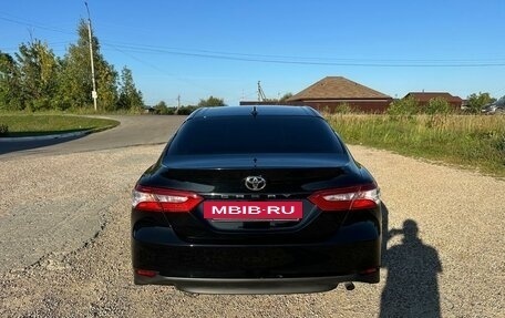 Toyota Camry, 2018 год, 2 500 000 рублей, 4 фотография