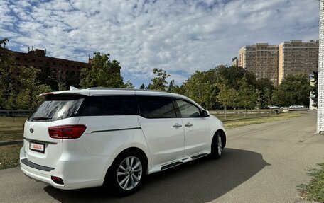 KIA Carnival III, 2019 год, 3 800 000 рублей, 2 фотография