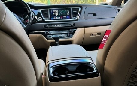 KIA Carnival III, 2019 год, 3 800 000 рублей, 8 фотография