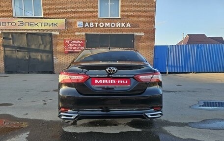 Toyota Camry, 2018 год, 3 050 000 рублей, 3 фотография